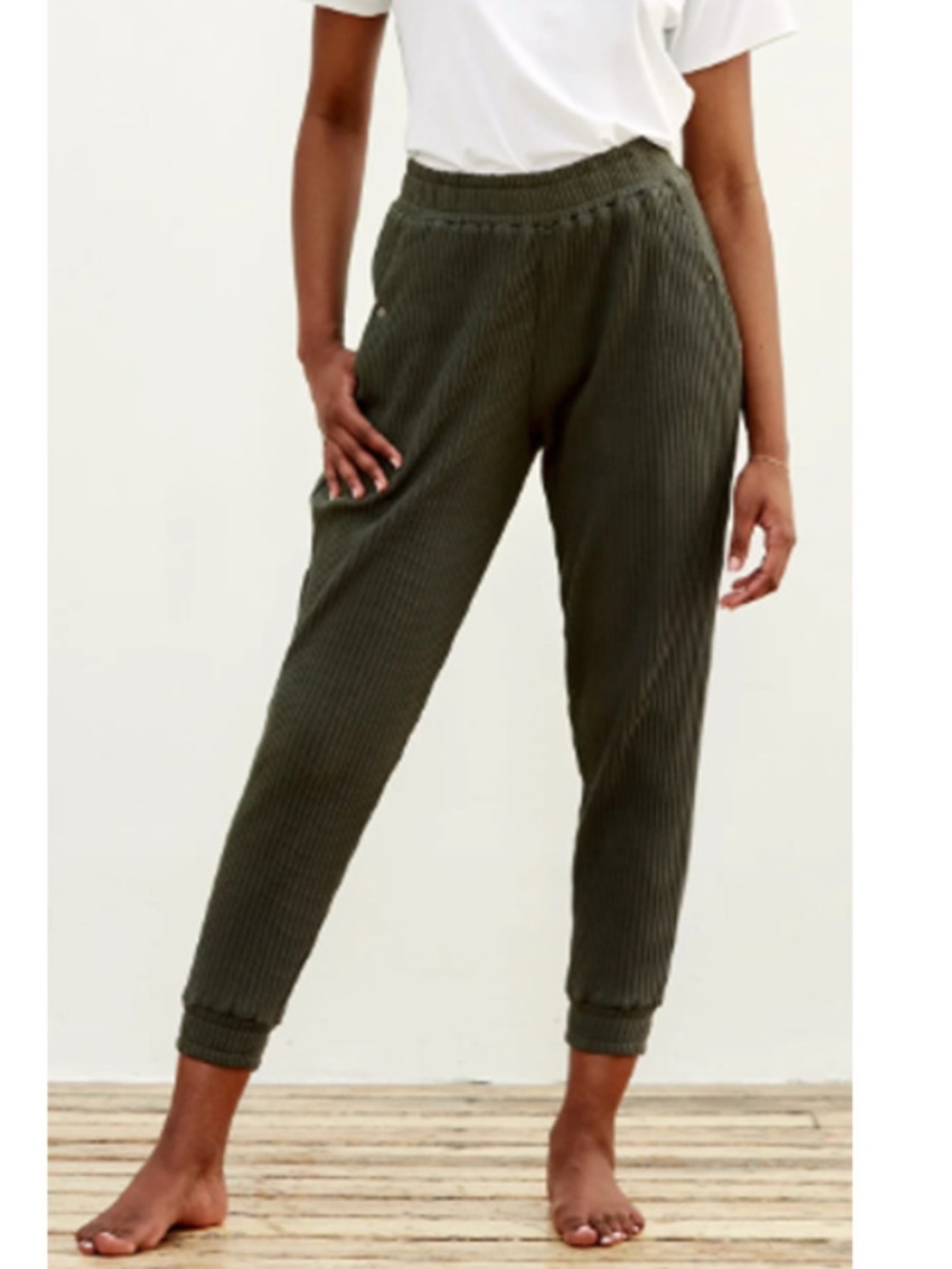 ADAY Green Comfy Days Ribbed Jogger Pants size Small with pockets